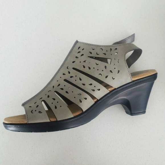 Shoes size 9 - Picture 2 of 5